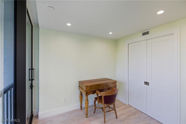 Building Photo - 2316 Gulf Shore Blvd N