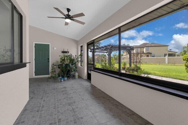 Building Photo - 2414 Sweetwater Blvd