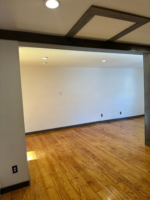 Building Photo - 4 Elm St