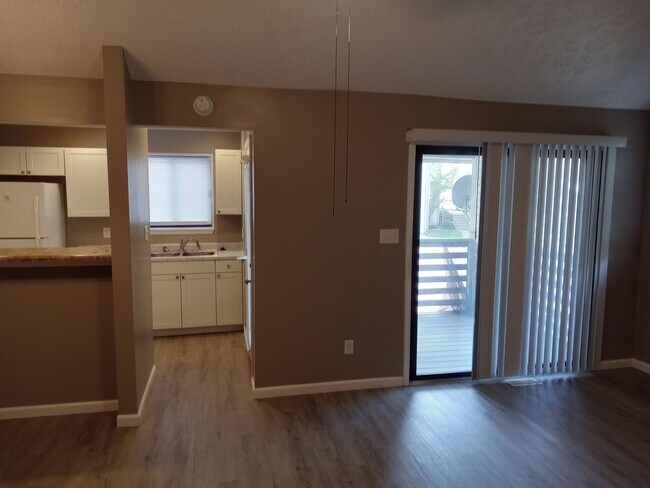 Building Photo - Condo for Rent