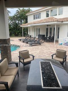 Building Photo - 352 King Fisher Dr