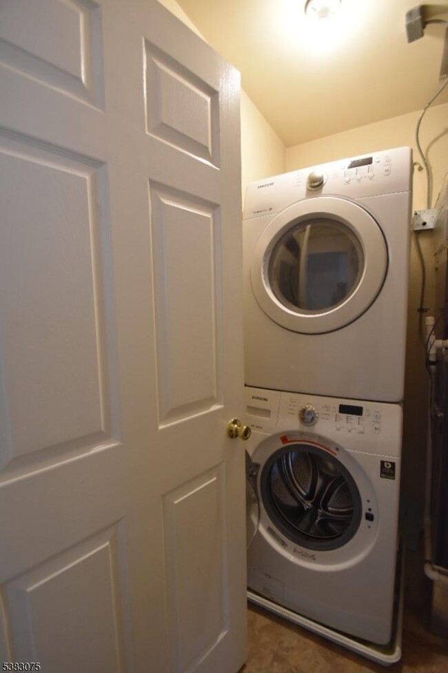 Building Photo - 1250 Garrison Ct