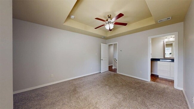 Building Photo - 108 Richards St