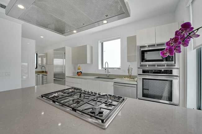 kitchen high end appliances - 340 Balboa St