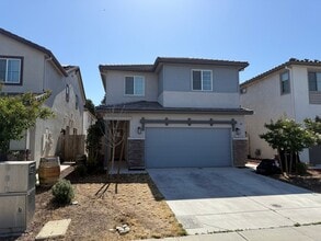 Building Photo - Two story home located in Sylvan School District!