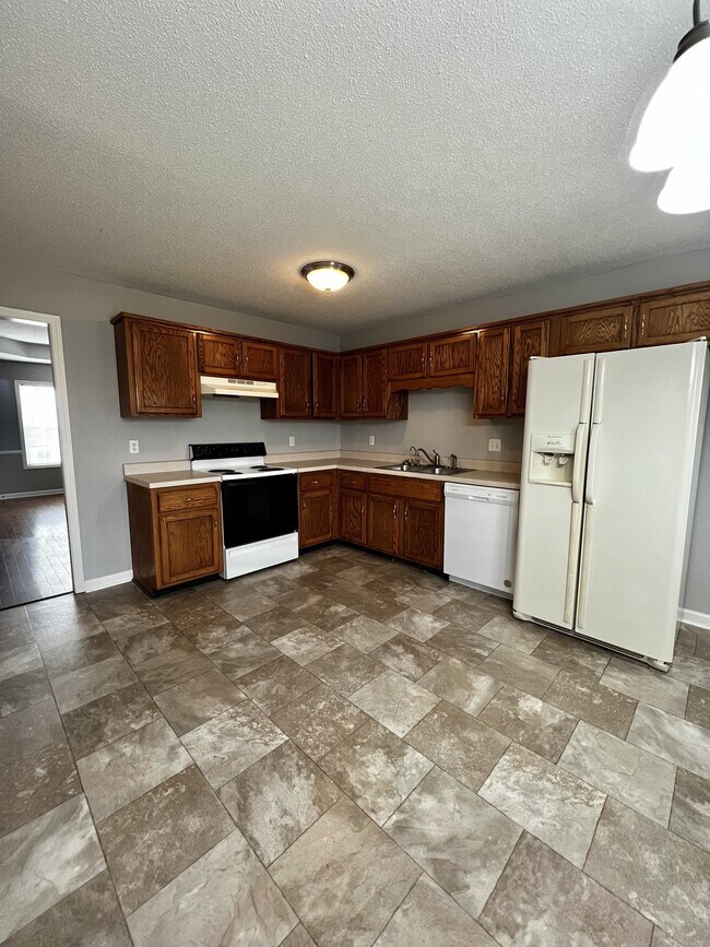 Building Photo - 229 Grassmire Dr