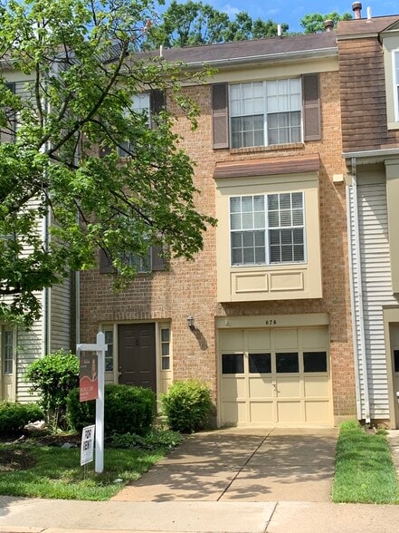 Building Photo - 678 Ivy League Ln