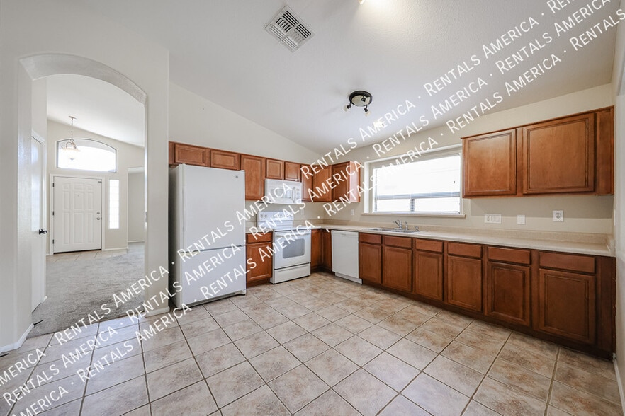 Building Photo - 42635 Colby Dr