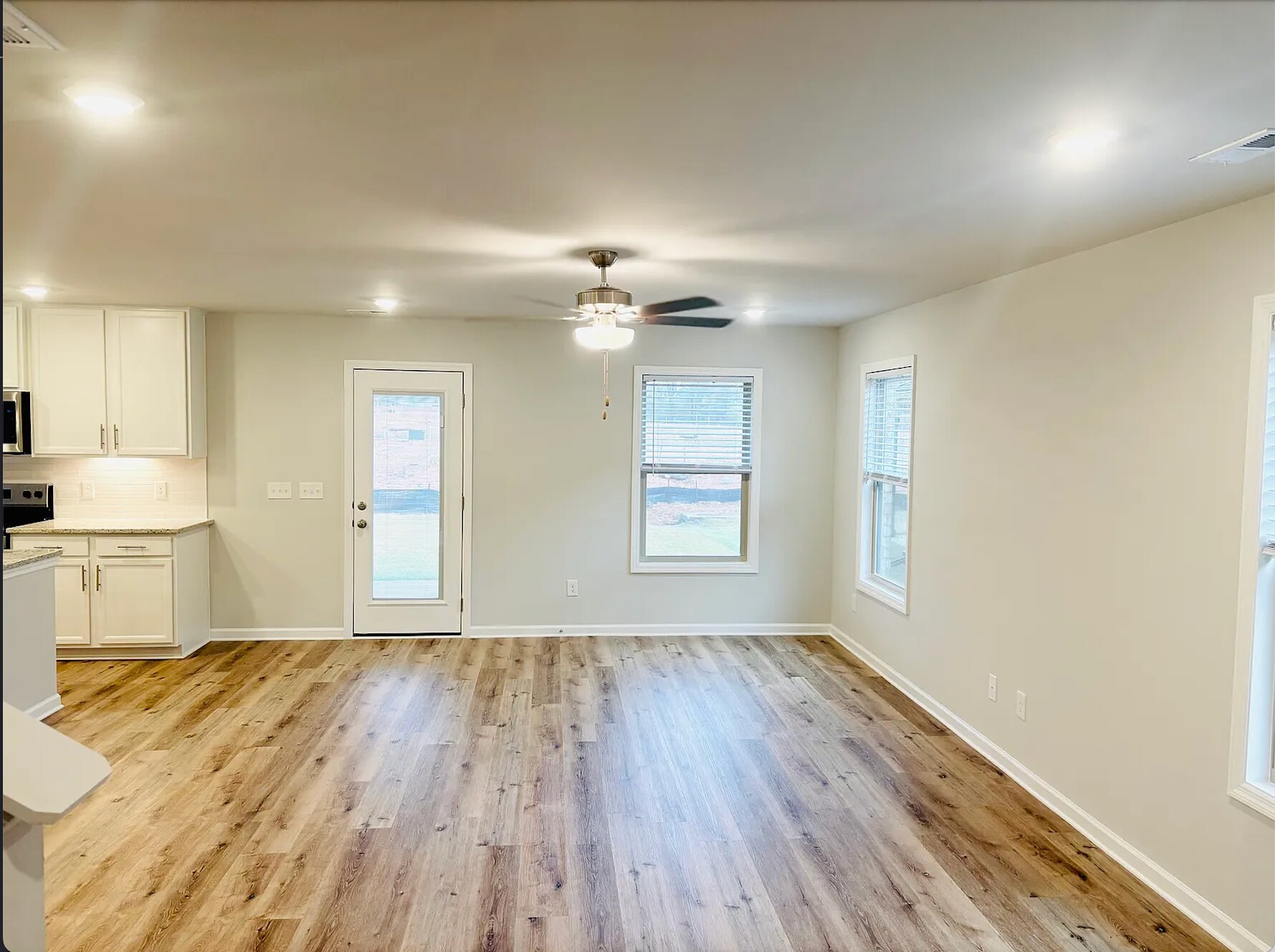 Building Photo - 27935 Chalmers Cir