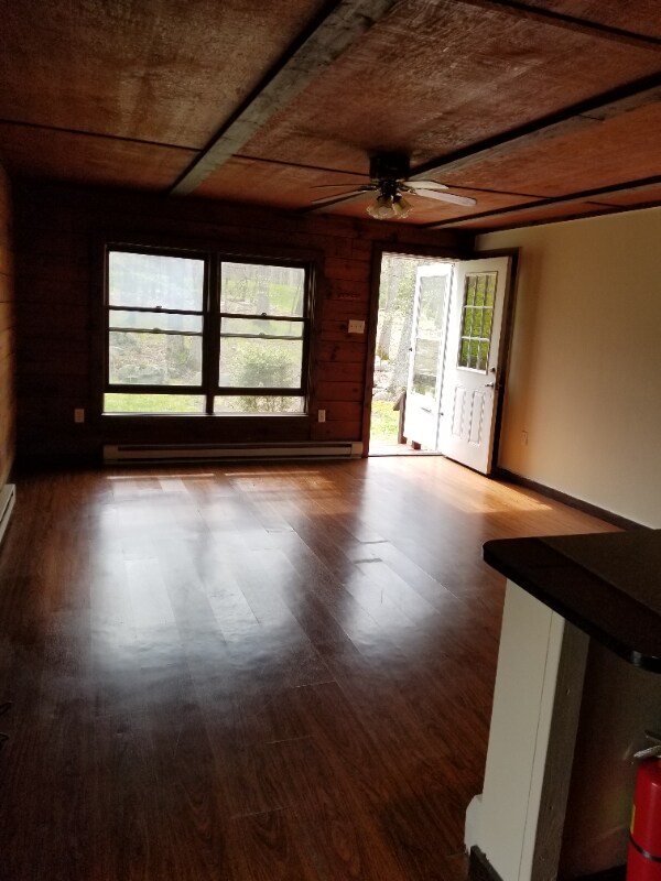 Building Photo - 204 Sellersville Dr
