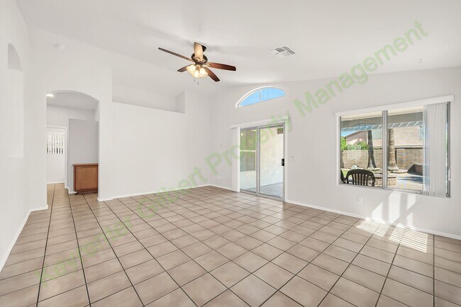 Building Photo - 1284 W Kingbird Dr