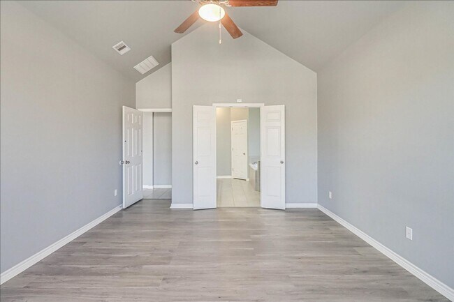 Building Photo - 2217 Ibis St