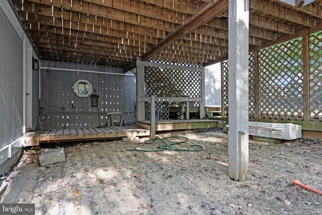 Building Photo - 8115 King Arthurs Ct