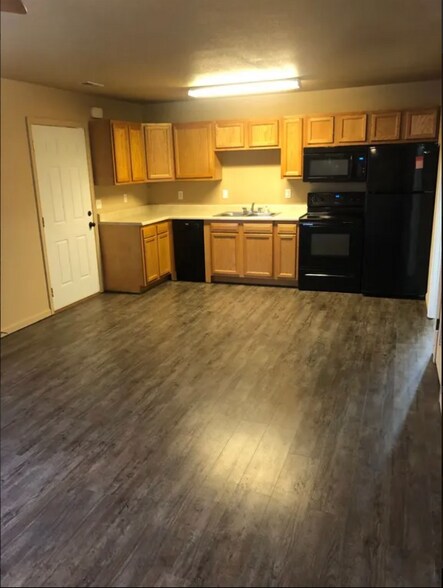 Primary Photo - 16565 Hunters Ridge Ln
