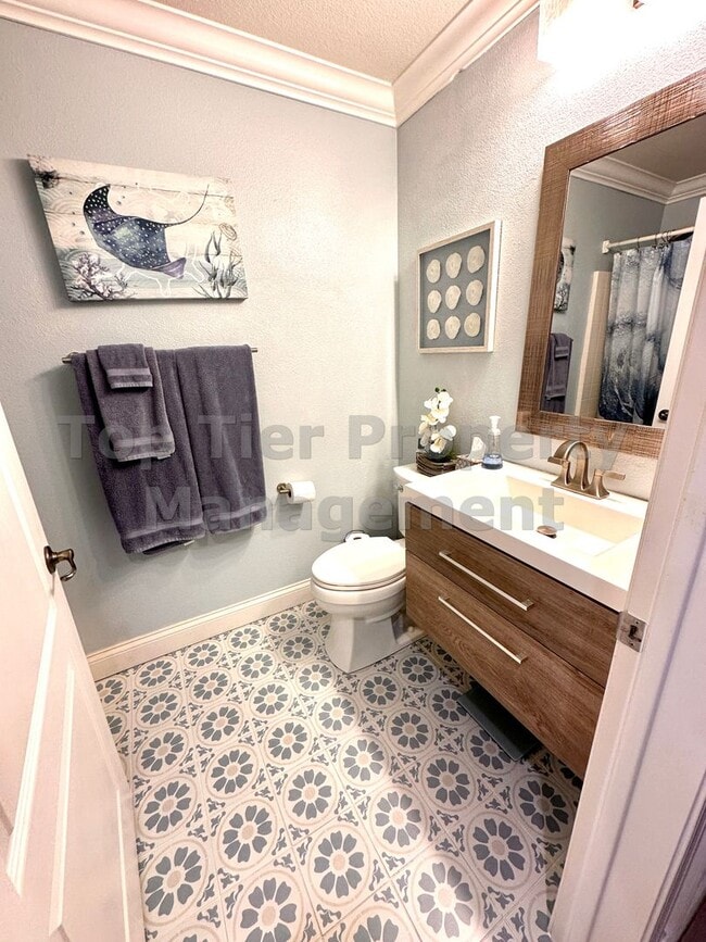 Building Photo - ***Beautiful 2 bed / 2 bath Townhome in Co...