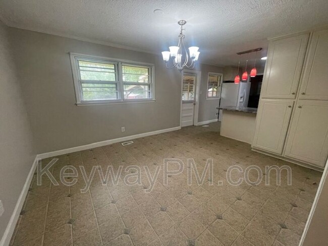 Building Photo - 133 Belair Rd