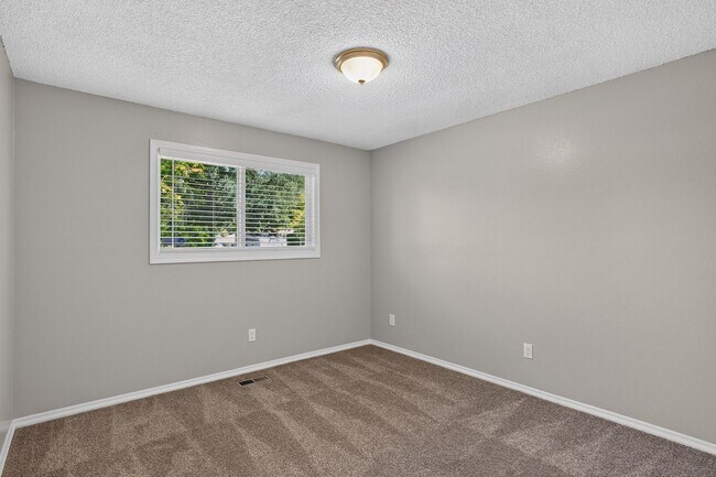 Building Photo - 3 Bedroom Ranch