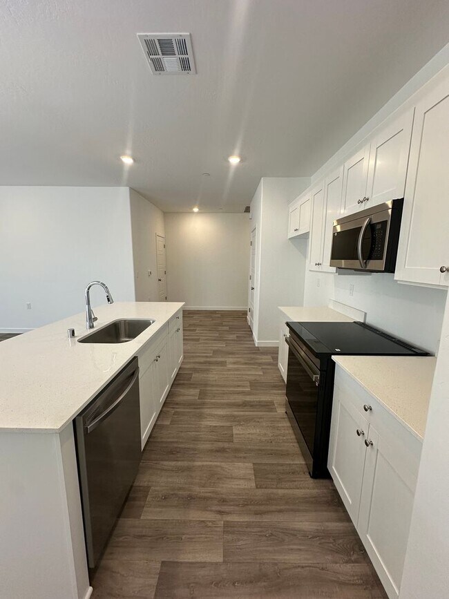 Building Photo - Newly built Lennar home Available Now!