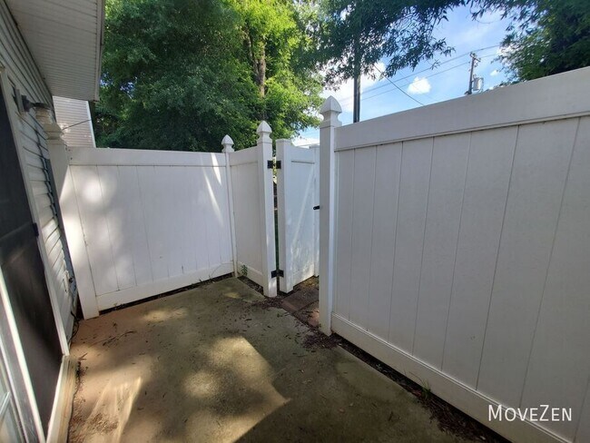 Building Photo - 8955 Gerren Ct