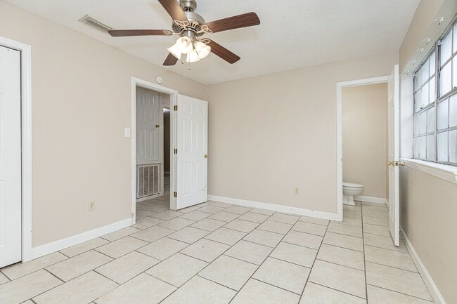Building Photo - 3 Bedroom home in Gautier