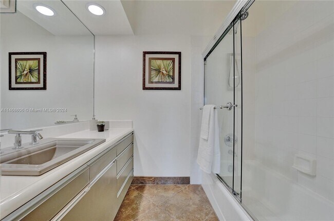 Building Photo - 1247 Seminole Dr