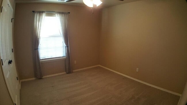 Building Photo - 7041 Cherokee Crossing West