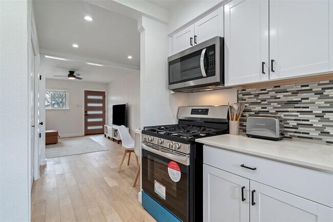 Building Photo - 4904 Hawk Cove