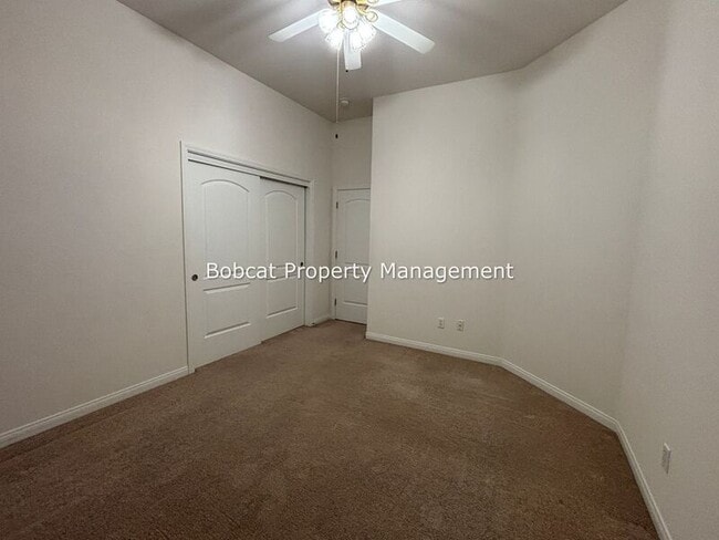 Building Photo - 1626 Evergreen Dr