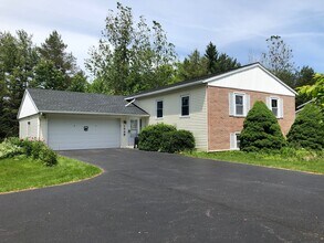 Building Photo - 6-Bedroom Single Family Home