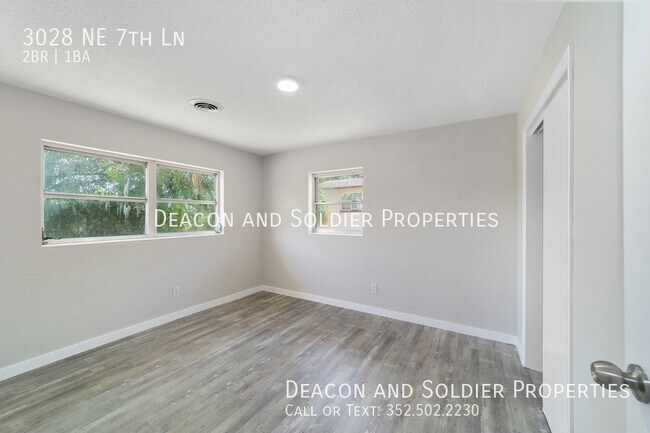 Building Photo - 3028 NE 7th Ln