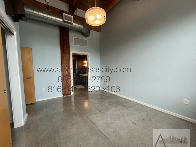 Building Photo - River Market Loft, Secured Parking