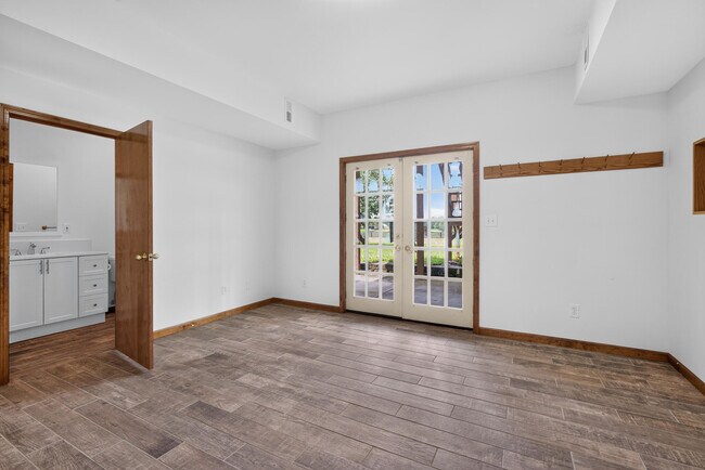 Building Photo - 133 Foxtail Dr