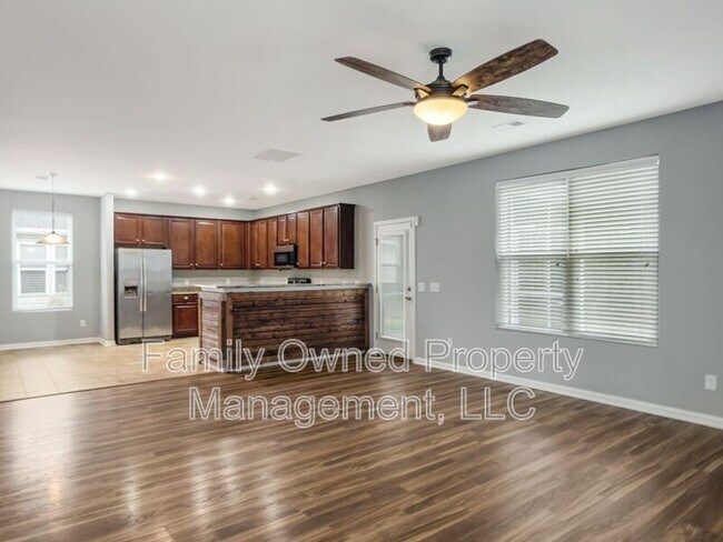 Building Photo - 159 Meadow Wood Rd