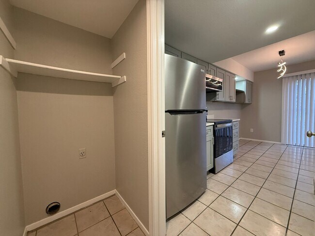 Building Photo - Yuhashi Properties1 (1606 Waterloo Trl)