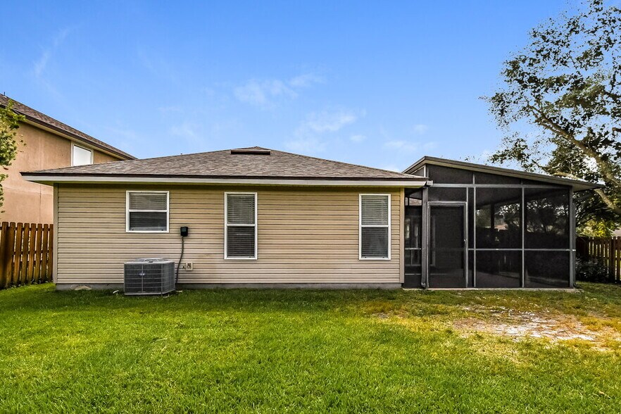 Building Photo - 228 Prince Phillip Dr