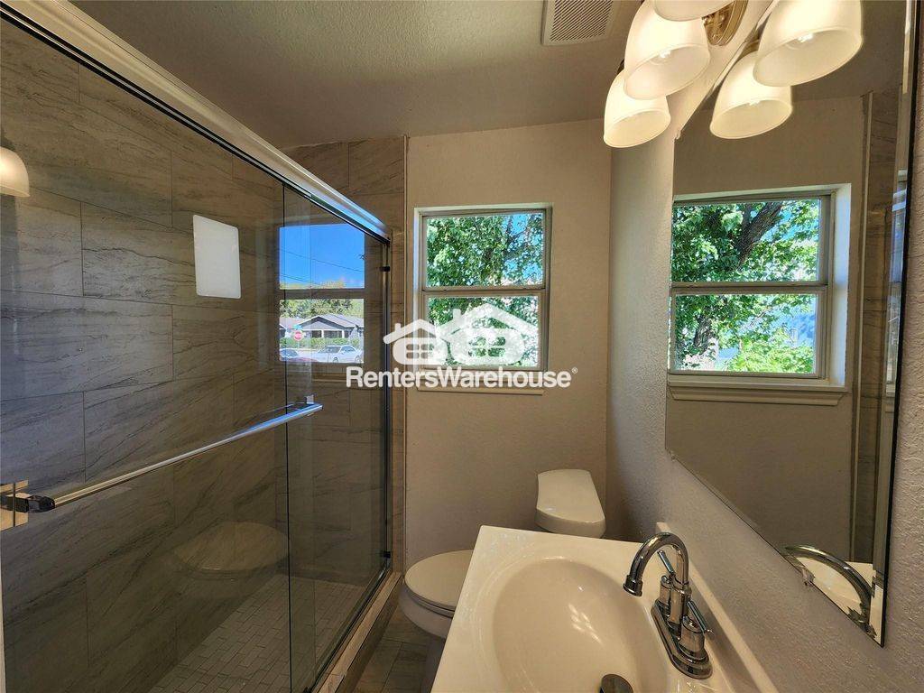 Building Photo - 2706 Berry St