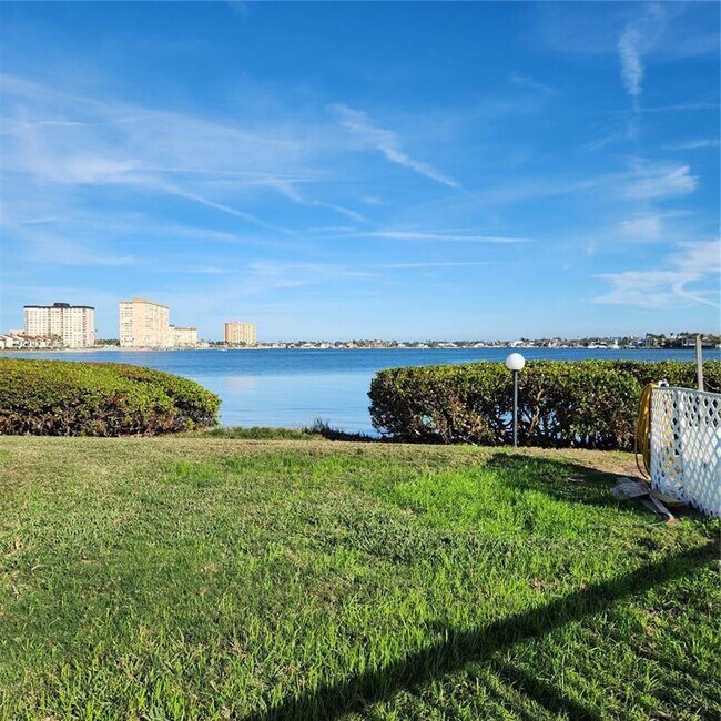 Building Photo - 6104 Palma Del Mar Blvd S