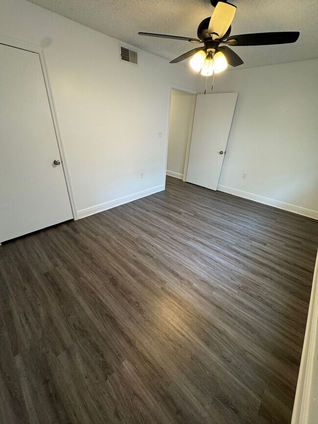 Building Photo - 1197 Bentley Rd