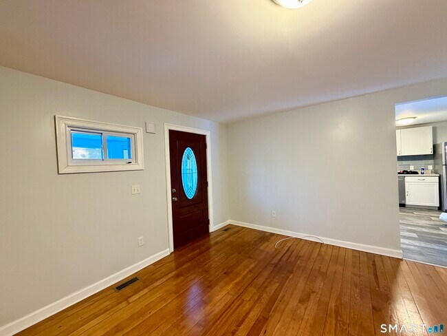 Building Photo - 67 Mechanic St