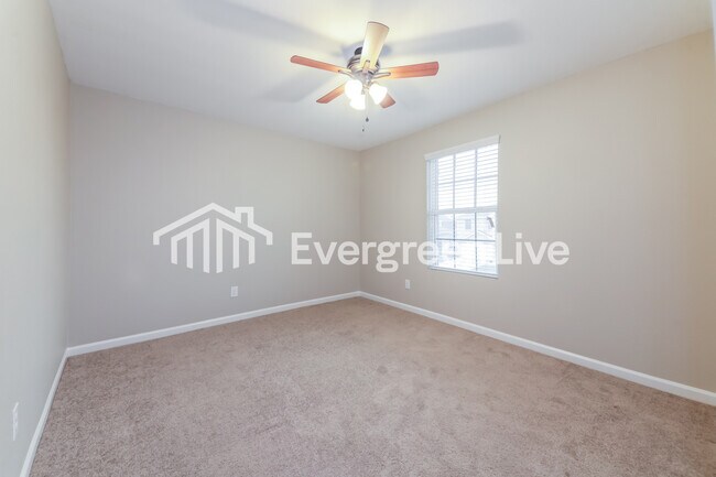 Building Photo - 425 Stone Creek Blvd