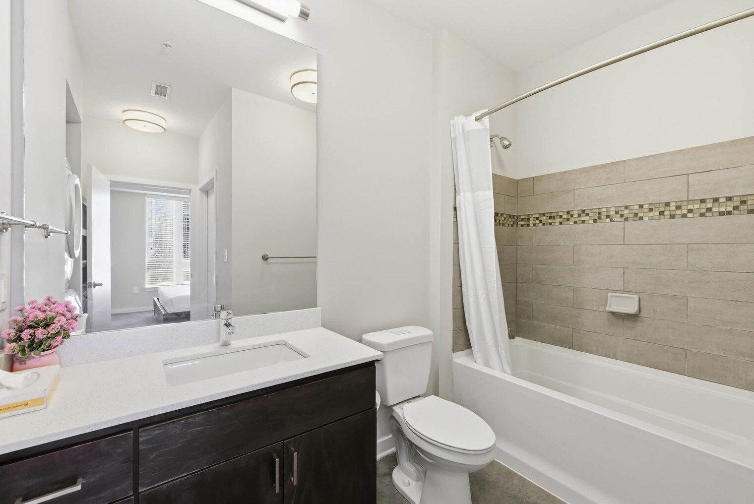 Building Photo - 421 E Market St