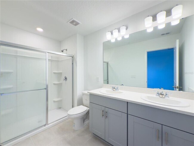 Building Photo - 5060 Spangle Dr