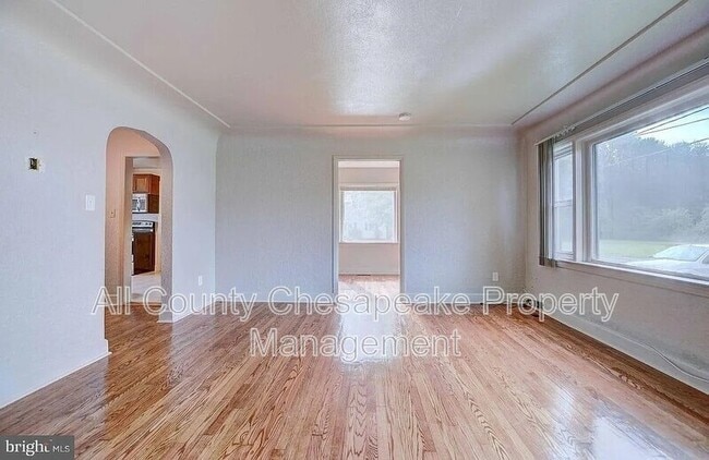 Building Photo - 817 Hilltop Ave Ext