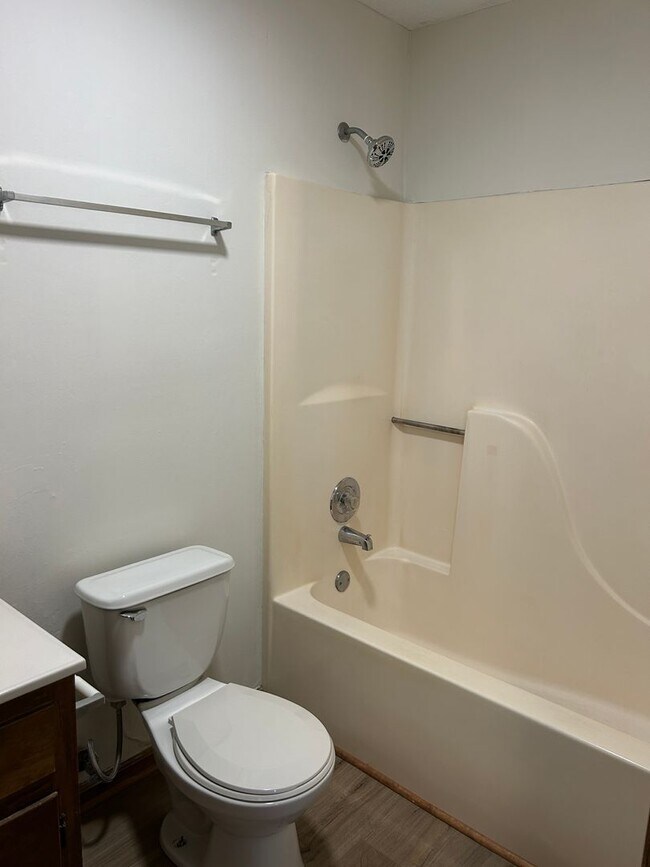 Building Photo - 109/111 Deer Creek Ct