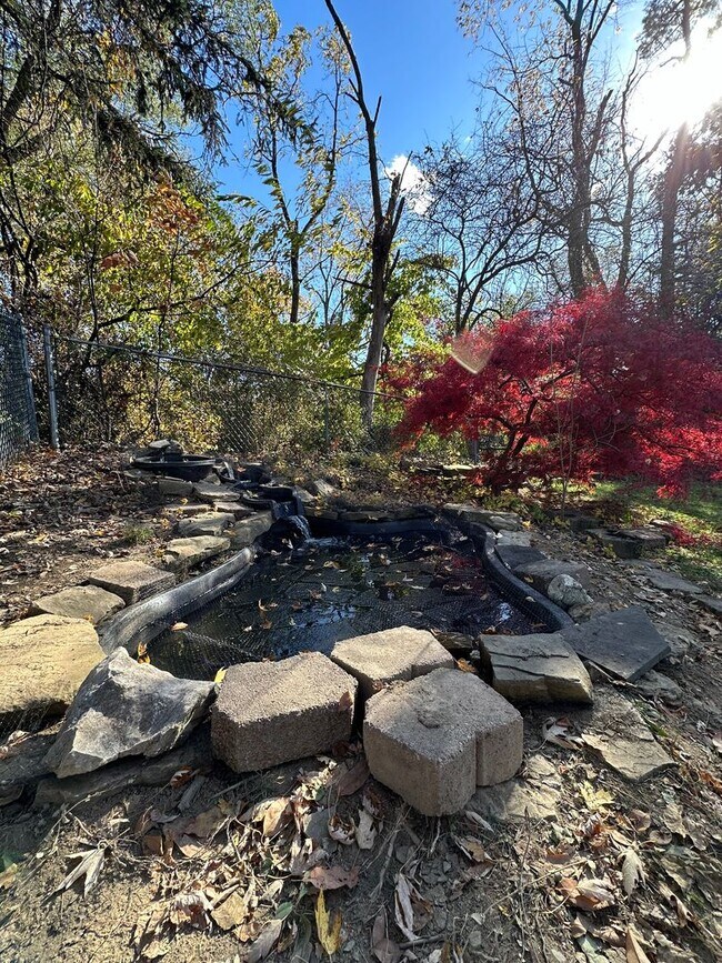 Building Photo - *Beautifully Updated & Charming 3BD/1BA Single-Family Home Available in West Mifflin*