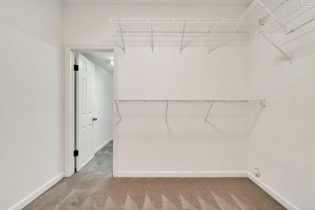 Building Photo - 3064 Igou Crossing Dr