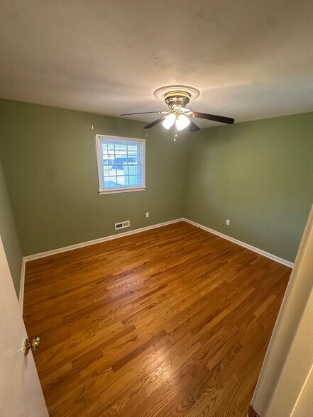 Building Photo - 2108 Southland Dr