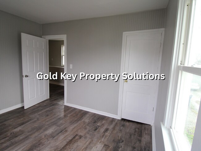 Building Photo - 2633 Main St