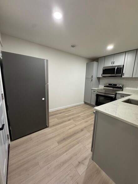 Building Photo - 5101 Ampthill Dr