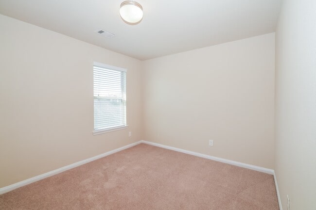 Building Photo - 2518 Cold River Dr